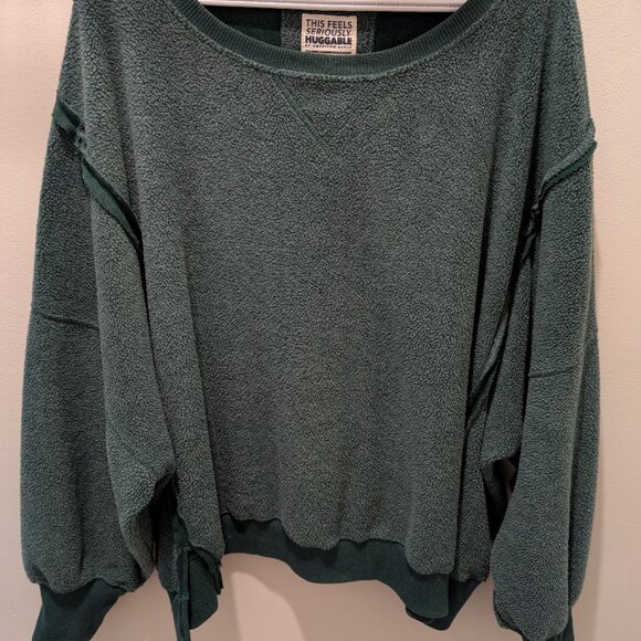 AE big hug reverse sweater large - Picture 2 of 3